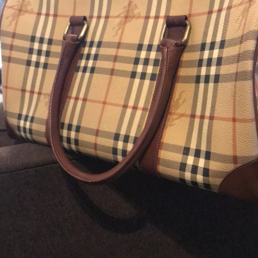 Burberry purse - Picture 13 of 14